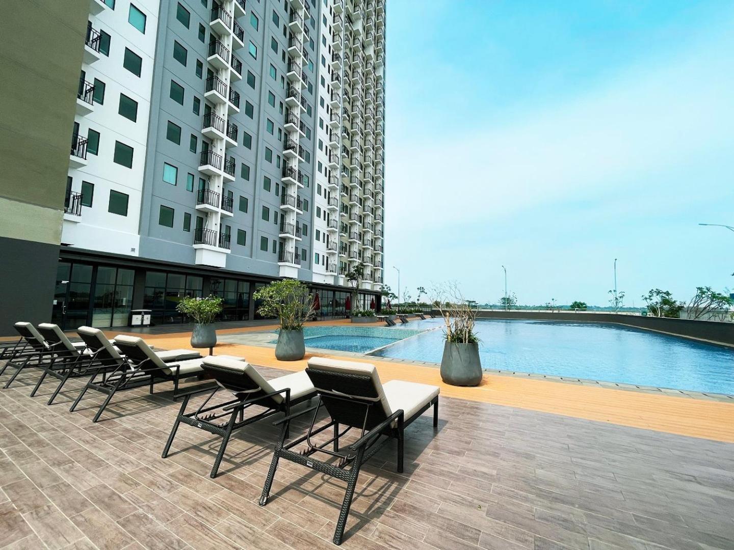 Hotel Osaka Pik2 Tangerang Zewnętrze zdjęcie